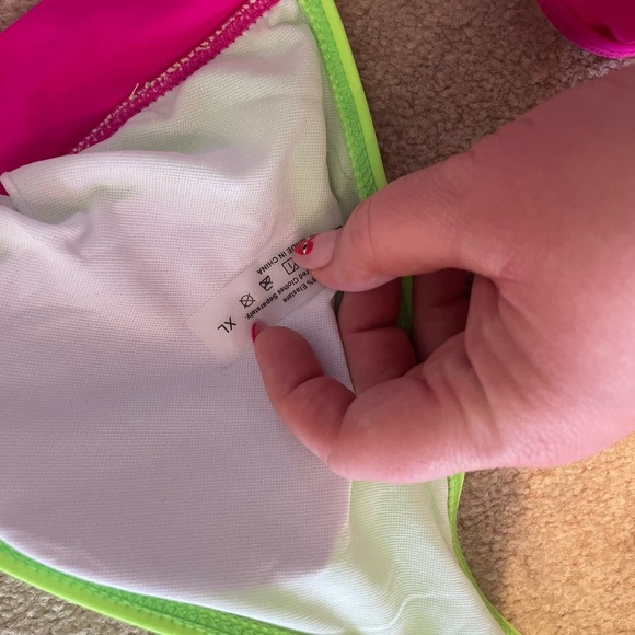 Hot pink and neon green  bikini - Picture 6 of 6